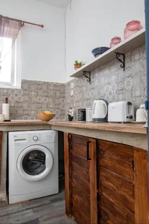 Mascot Bar Street Apartments Rhodes City Екстер'єр фото