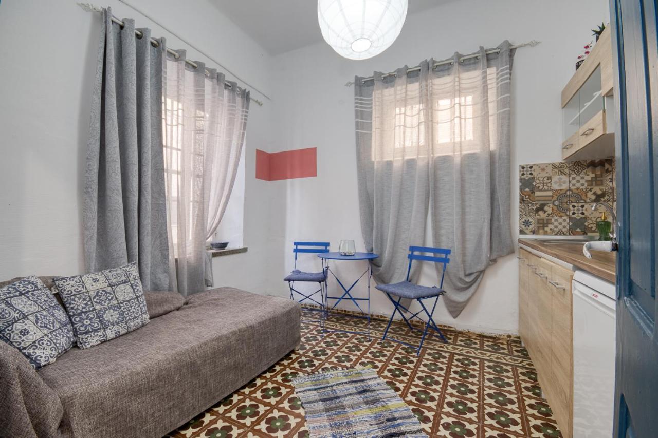Mascot Bar Street Apartments Rhodes City Екстер'єр фото