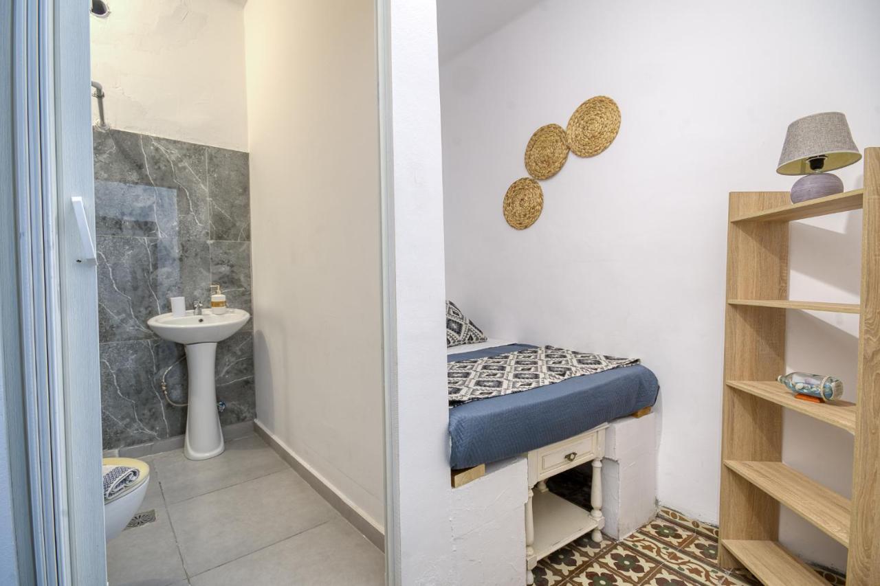 Mascot Bar Street Apartments Rhodes City Екстер'єр фото